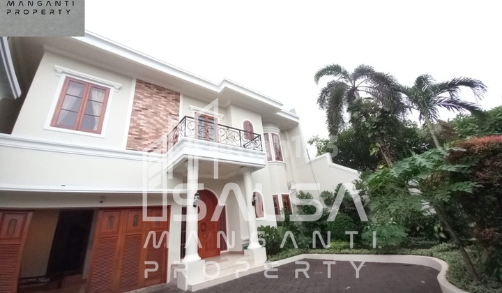 Disewakan Cepat Rumah Cantik Beautiful Furnish Harga Murah 590 juta Depan 2 mobil Lokasi Nyaman Asri Private Pool dan Garden Area Kemang Jakarta Selatan 1