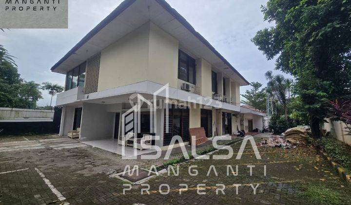 Disewakan cepat  rumah bisa kantor ataunmultifunsi dan tempat tinggal harga 1 M dengan luas tanah 1400 meter parkiran 15 mobil area kemang  dekat Kemang raya jakarta Selatan  1