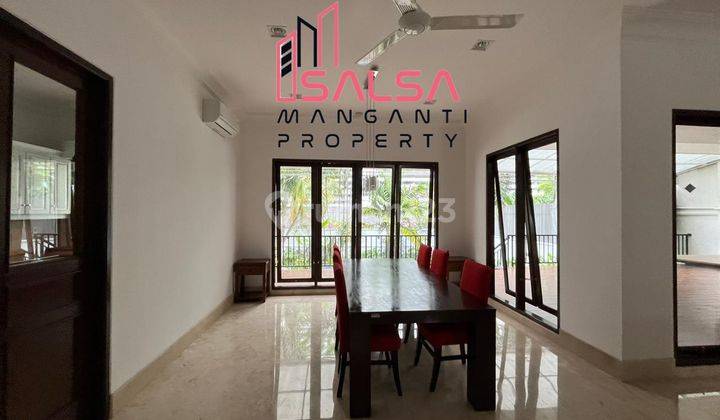 Disewakan Cepat For Rent House Nice Garden And Pool Rumah Cantik Asri Siap Huni Nuansa Villa Terasa Di Bali Likasi Premium Dekat Cafe Restoran Dan Sekolah Internasional School Dan Bebas Banjir Area Kemang Jakarta Selatan  2