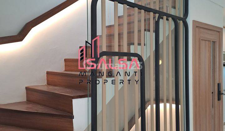 Dijual Cepat Rumah Baru Furnish Bangunan 3 Lantai Harga 3M An Lokasi Strategis di Tebet, Kota Jakarta Selatan, Daerah Khusus Ibukota Jakarta