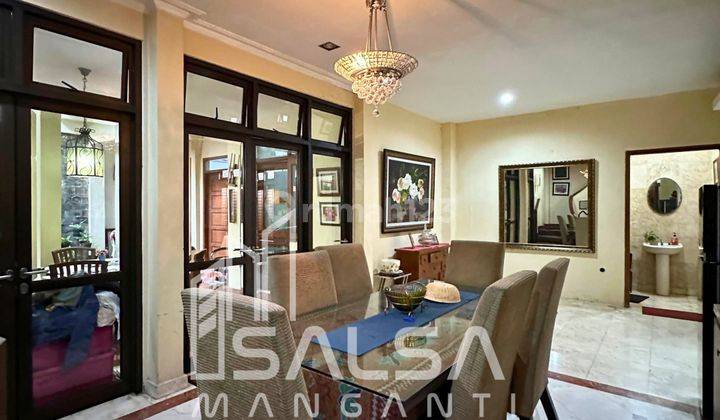 Dijual Cepat Rumah Kebayoran Baru Harga Rp.8.8 M.ada Kost Juga Lokasi.strategis.depan.rumah 2 Mobil Rumah Murah Bangunan 2 Lantai Siap Huni, Dekat Senopati Area Harga Rp.8.8 M Nego Kebayoran Baru Jakarta Selatan 2