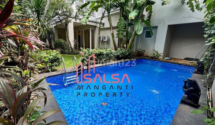 Disewakan Rumah Cantik Asri Siap Huni Rumah 2 Lantai 5 Kamar Tidur Private Swimming Pool Dan Townhouse Harga Murah Area Kemang Jakarta Selatan 