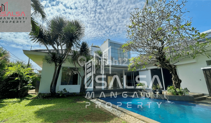 Dijual Cepat Rumah Cantik Taman Cantik Tanah Luas Tanah 1600 Meter Dengan 5 Kamar Tidur Dan Parkiran Bisa 12 Mobil Siap Huni Nego Harga Rp.35 M Nego Sampai Deal Area Kemang Ampera Jakarta Selatan  2