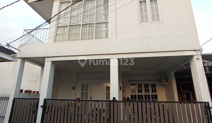 Dijual Rumah Interior Bagus Siap Huni Permata Biru 1