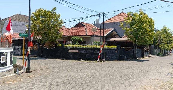 Rumah Bagus Lokasi Strategis Pondok Wiyung Indah Surabaya  1