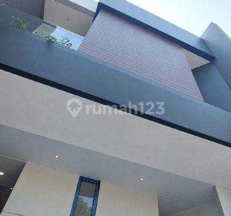 Rumah Bagus Modern Minimalis Strategis di Raya Kutisari Indah  2