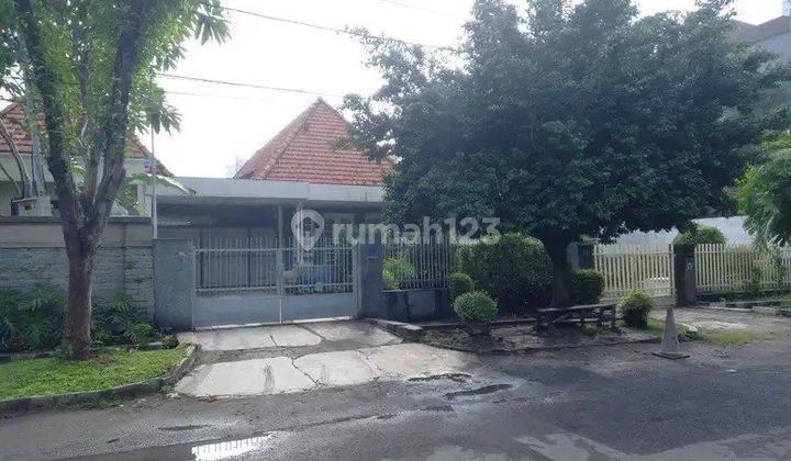 Rumah Bagus Strategis Untung Suropati Surabaya  1