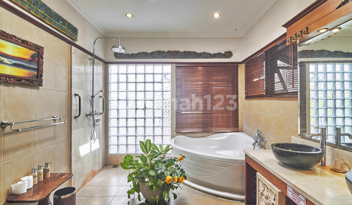 Villa Jual Mewah Murah Siap Huni Pusat Seminyak