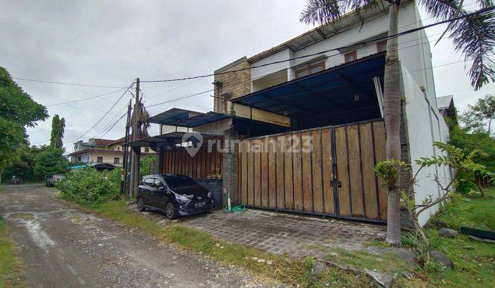 Cheap rental houses suitable for residence or office in the Kerobokan area 1