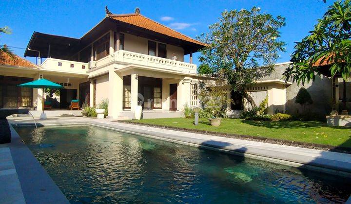 Fully furnished luxury rental house in the city center near Sanur 1