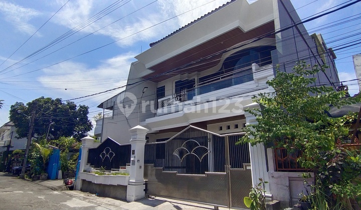 Affordable Luxury House Ready to Occupy in Central Gatot Subroto Area