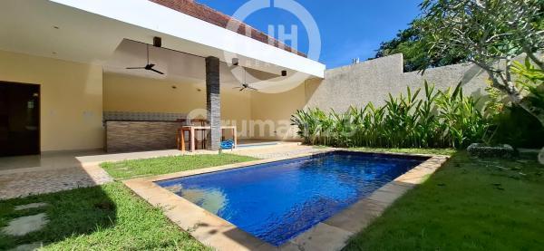Villa in Jimbaran with excellent access, well-maintained, situated in a residential area, surrounded by villas, close to Balangan Beach, Garuda Wisnu Kencana Cultural Park, and Jimbaran Sidewalk.