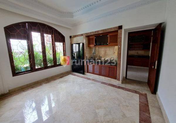 Luxury and Furnished House In Renon, Denpasar, Close to Plaza Renon Mall, Renon Park and Sanur 2