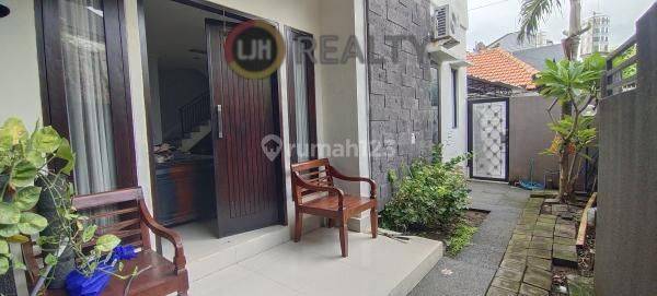 Beautiful 2 Storey House in Renon, Semi Furnished, Close to Plaza Renon Mall, Renon Park and Sanur 1