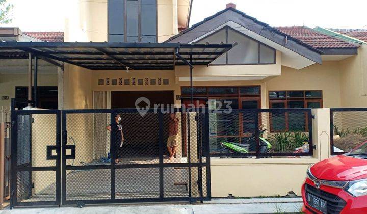 Rumah di Taman holis indah 2 Lantai SHM Baru Unfurnished  1