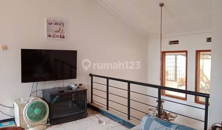 Rumah di Taman kopo indah 2 2 Lantai SHM Unfurnished dekat Griya 2