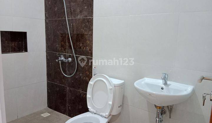 Ruko baru  cck utk kantor,tempat tinggal & segala jenis  usaha dekat Yonas foto 10