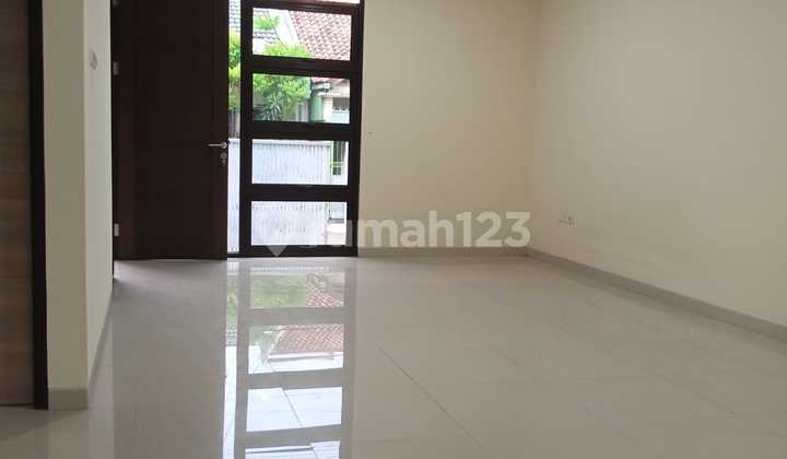 Rumah bagus di Kembar BKR(ss)  2 Lantai  modern minimalis 4