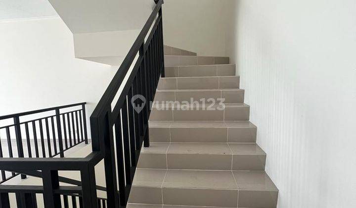 Ruko Summarecon (mcen)Beryl Comercial strategis 2