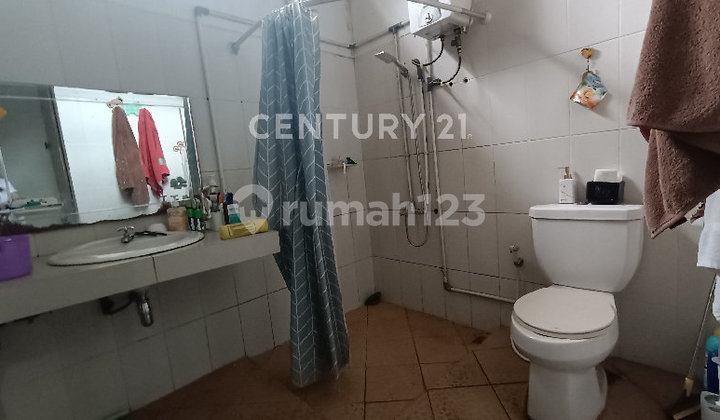 Disewakan Rumah Cantik dan Luas di Sayap Jendral Sudirman Bandung 2