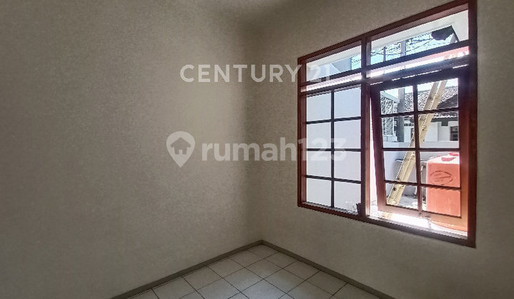 New Ready-to-Live House in Taman Holis Indah, Bandung 2