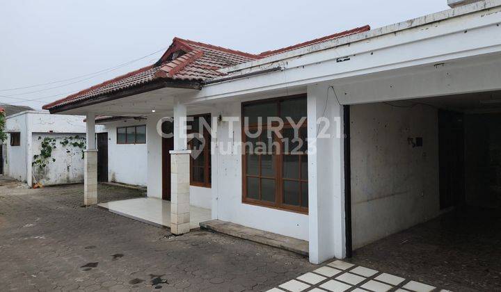 Rumah Hoek Dan Besar Di   Perumahan Sariwangi Asri  1