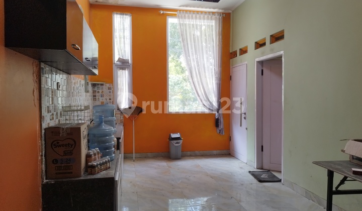 Good 3.5-Story Ready-to-Use Shop House at Kolonel Masturi, Cimahi 2