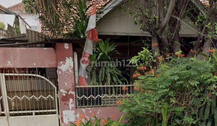 Rumah Tua Hitung Tanah di Jalan Mestika Jaya, Jakarta Timur 1