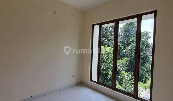 Rumah 2 Lantai Baru Unfurnished Sertifikat Hak Milik di Emerald Garden District Emerald Bintaro, Tangerang Selatan 2