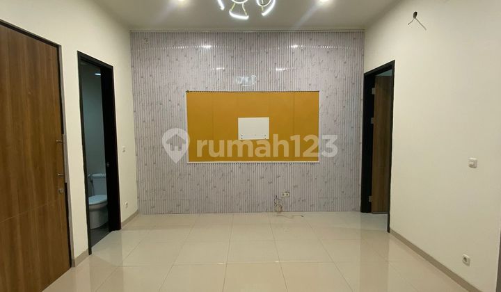 Rumah 2 Lantai Rapi Terawat Semifurnish di Cluster Fedora Park Suvarna Rumah 2 Lantai Rapi Terawat Semifurnish di Cluster Fedora Park Suvarna
