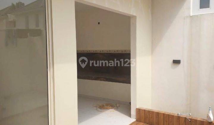 Disewakan Rumah Cantik 2 Lantai Murah Luas Suvarna Sutera  2