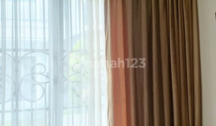 Dijual Cepat Rumah Hook 3 Lantai Double Decker Di Lavon Siap Huni Full Furnished 2