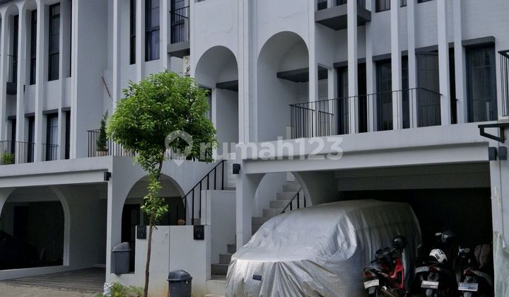 Rumah Aether Greenwich 3 Lantai, Posisi Hook Lebar 8 Jarang Ada