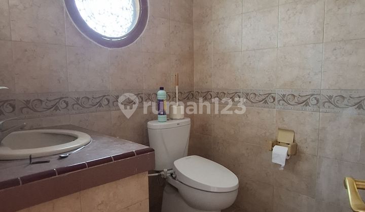 Rumah Cantik 2 Lantai Disewakan 2