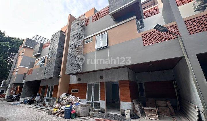 Private dan Premium Townhouse Jagakarsa, 3 Lantai dan Rooftop (rn) 2