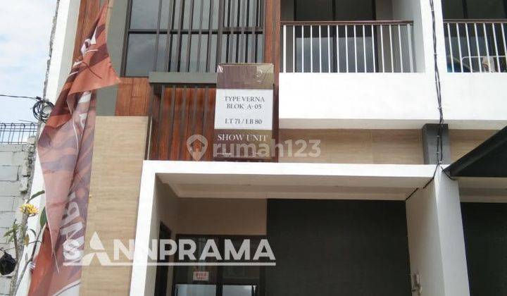 Siap Huni Rumah 2 Lt Dekat Walikota Tangsel rn patio  1