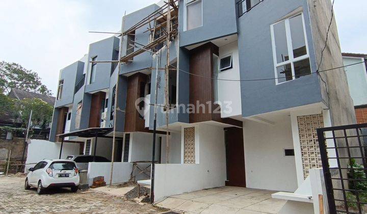 Rumah 3 Lantai di Cirendeu SHM ada Rooftop 3km ke MRT (rn) 1