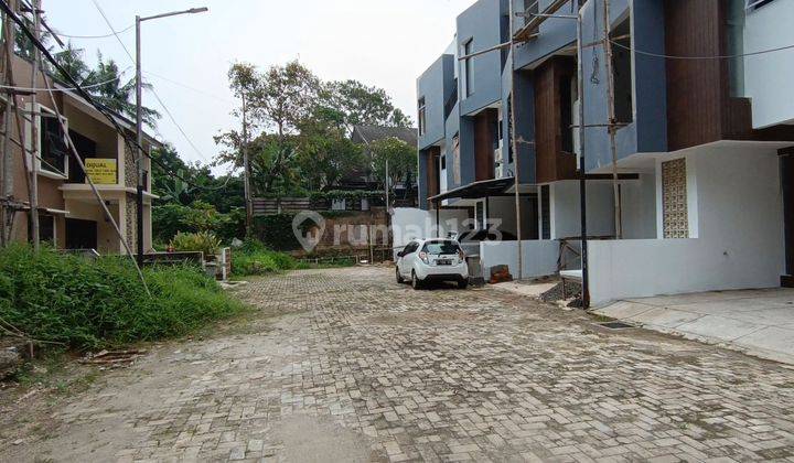 Rumah 3 Lantai di Cirendeu SHM ada Rooftop 3km ke MRT (rn) 2