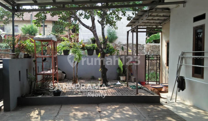 Well-Maintained Second House in BSi Sawangan-uchi Complex 2