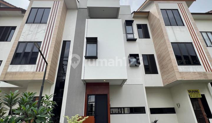 Rumah 3 Lantai Siap Huni Cipayung Jaktim