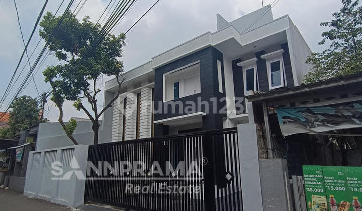 Rumah 2 Lantai Mewah + Rooftop Margonda Depok 