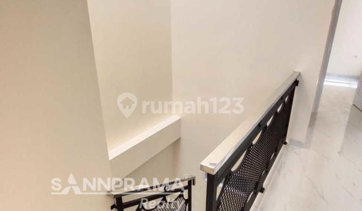 Rumah 2 Lantai Perumnas Beji -Frylin SHM 2