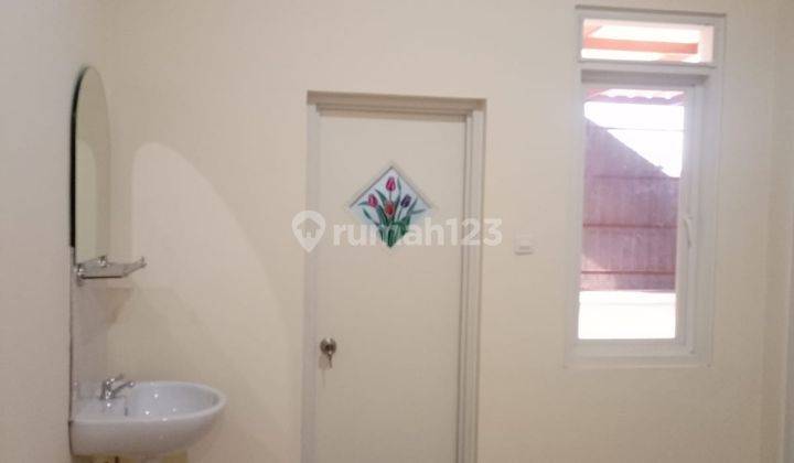 Disewakan dijual Rumah 2 Lantai di Kapasan Kidul, Simokerto  10