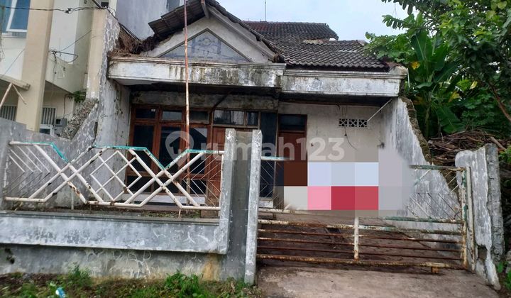 Land for Sale with Bonus Old House in Bukit Sari, Semarang 1