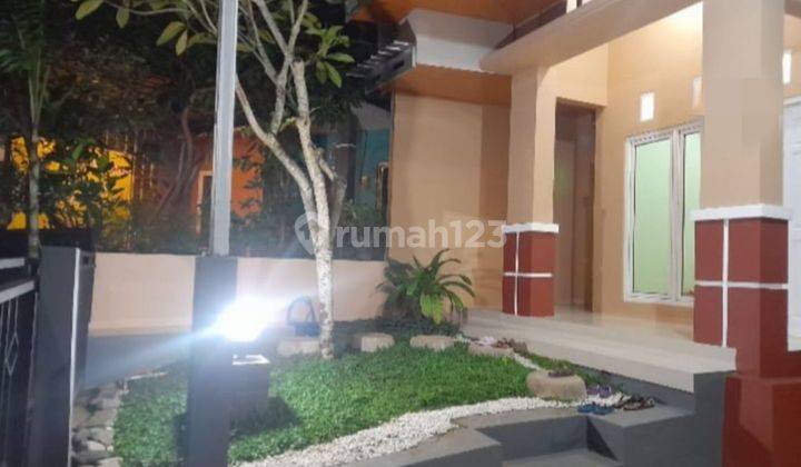 Disewakan Rumah Cantik di Jl. Pramuka Pudak Payung Semarang  1