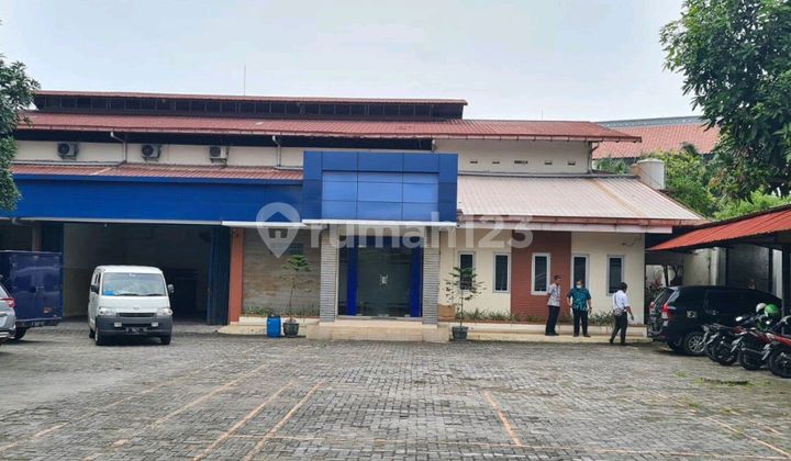 For Rent Commercial Space Ample Parking On Jln. Gajah Raya Semarang