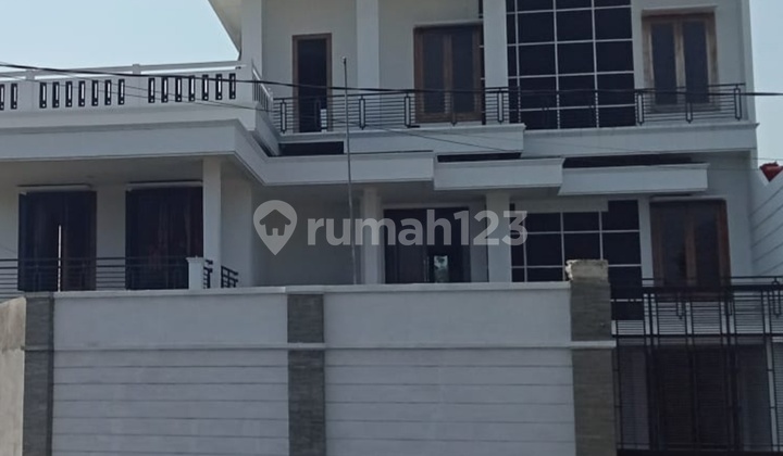 Dijual Rumah View Gunung Laut Kota di Jl. Borobudur Manyaran Semarang 1
