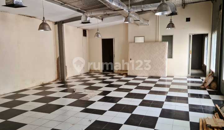 Ruang-Usaha SHM Strategis di Radio Dalam Jkt Sel