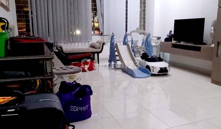 Ruko 3 lantai cocok untuk bisnis, Jl. Raya Fatmawati, Jkt Sel 2