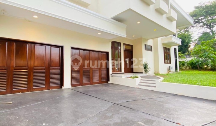House Suitable for Residence or Office in Pejaten Barat Indah, South Jakarta